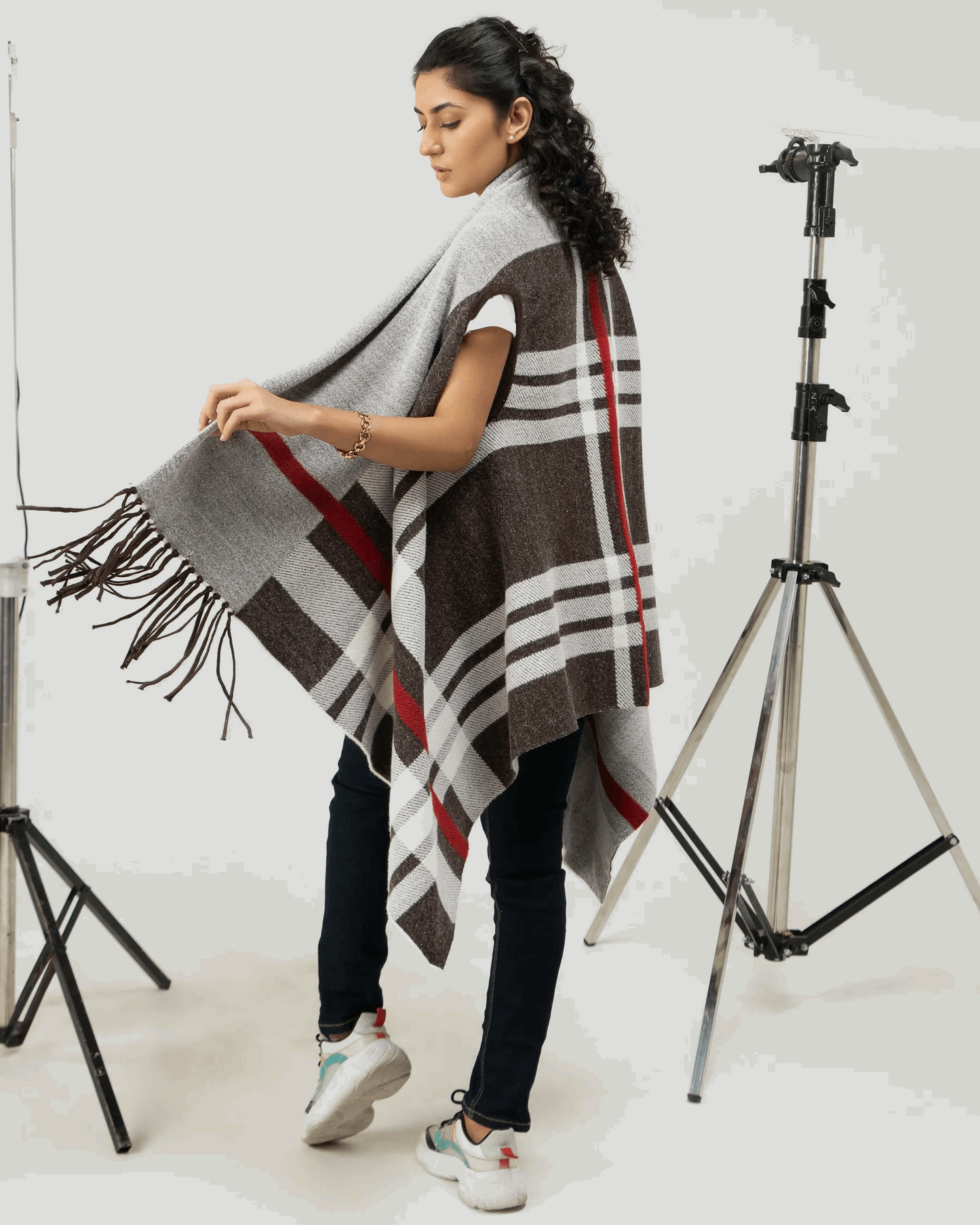 Women Regular Fit Sleeveless Shrug ā Grey - Harwage