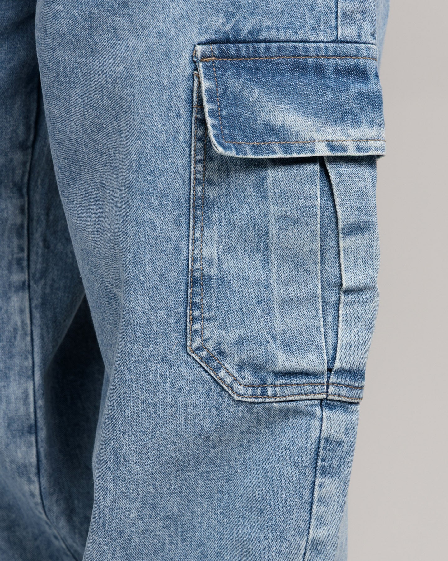 Men Skater Fit Cargo Denim Jeans - Ice Blue