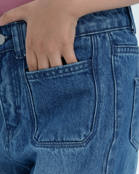 Stylish mid blue straight fit jeans for girls