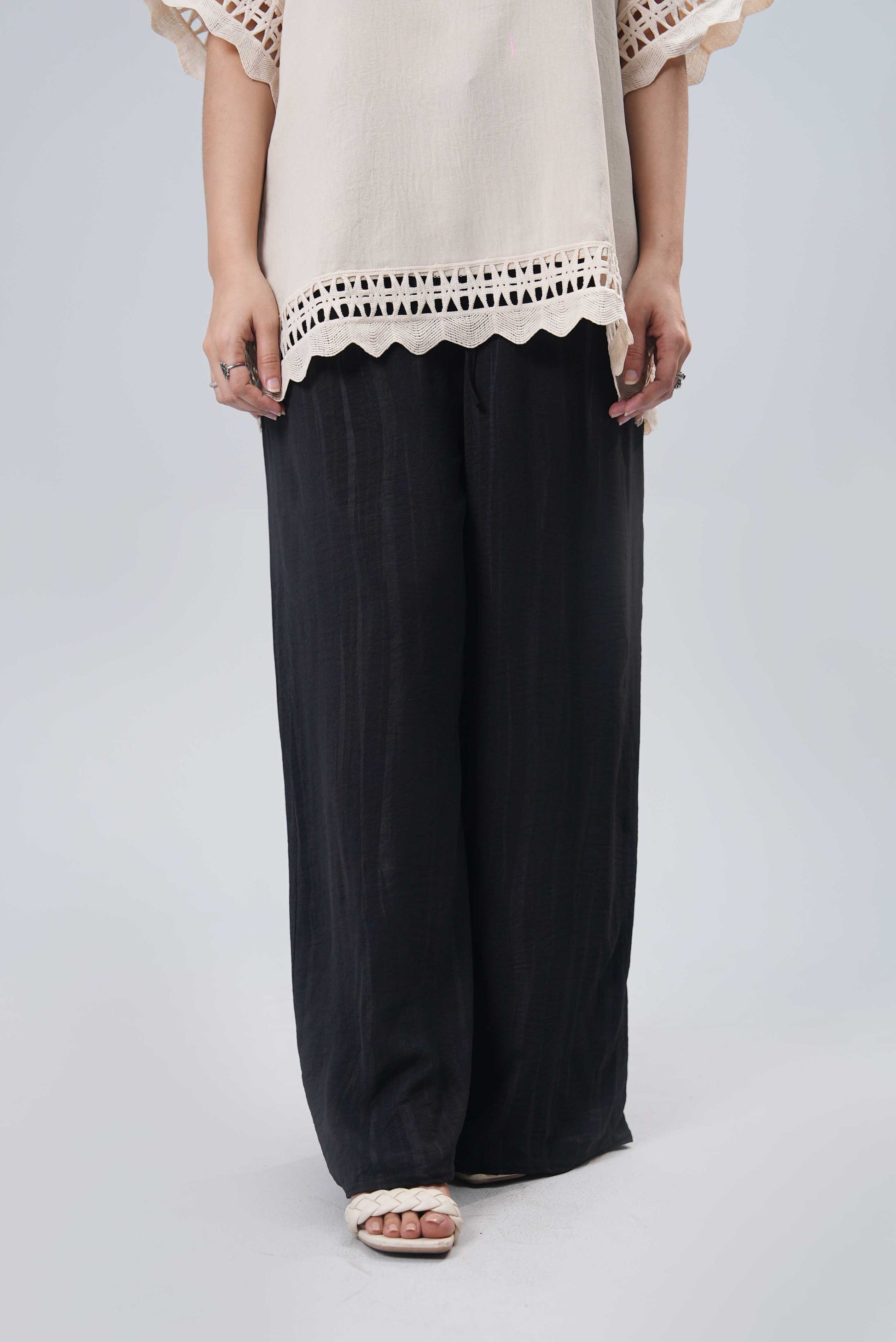 Women Wide Legs Trouser - Black