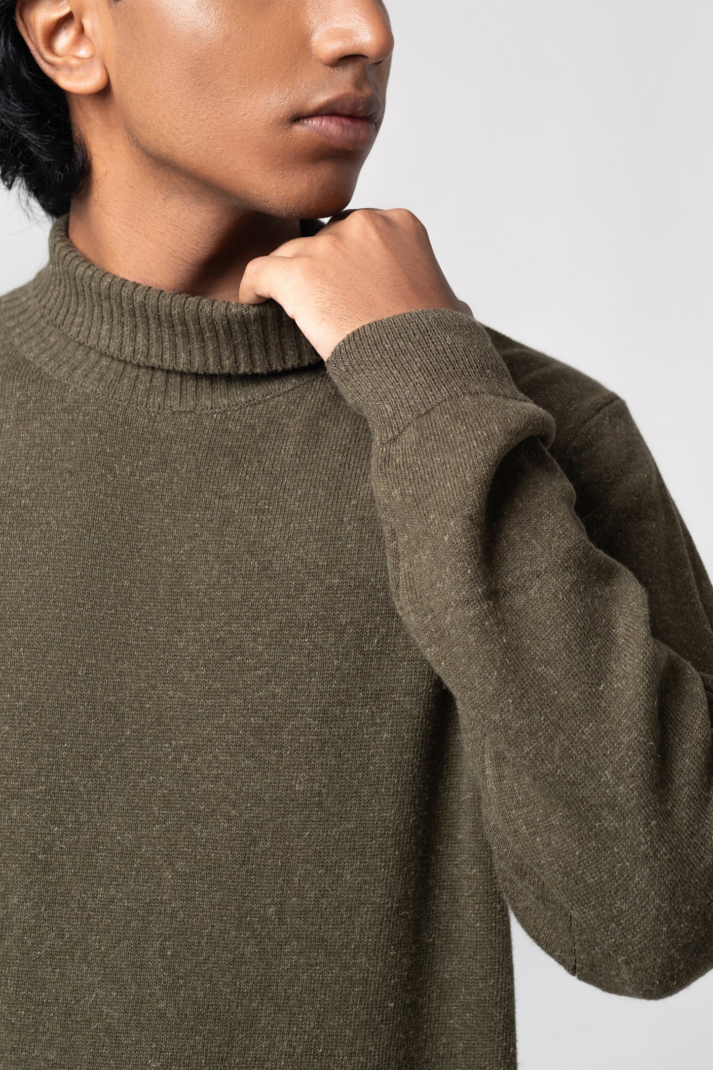 Men’s Turtle Neck Sweater - Olive
