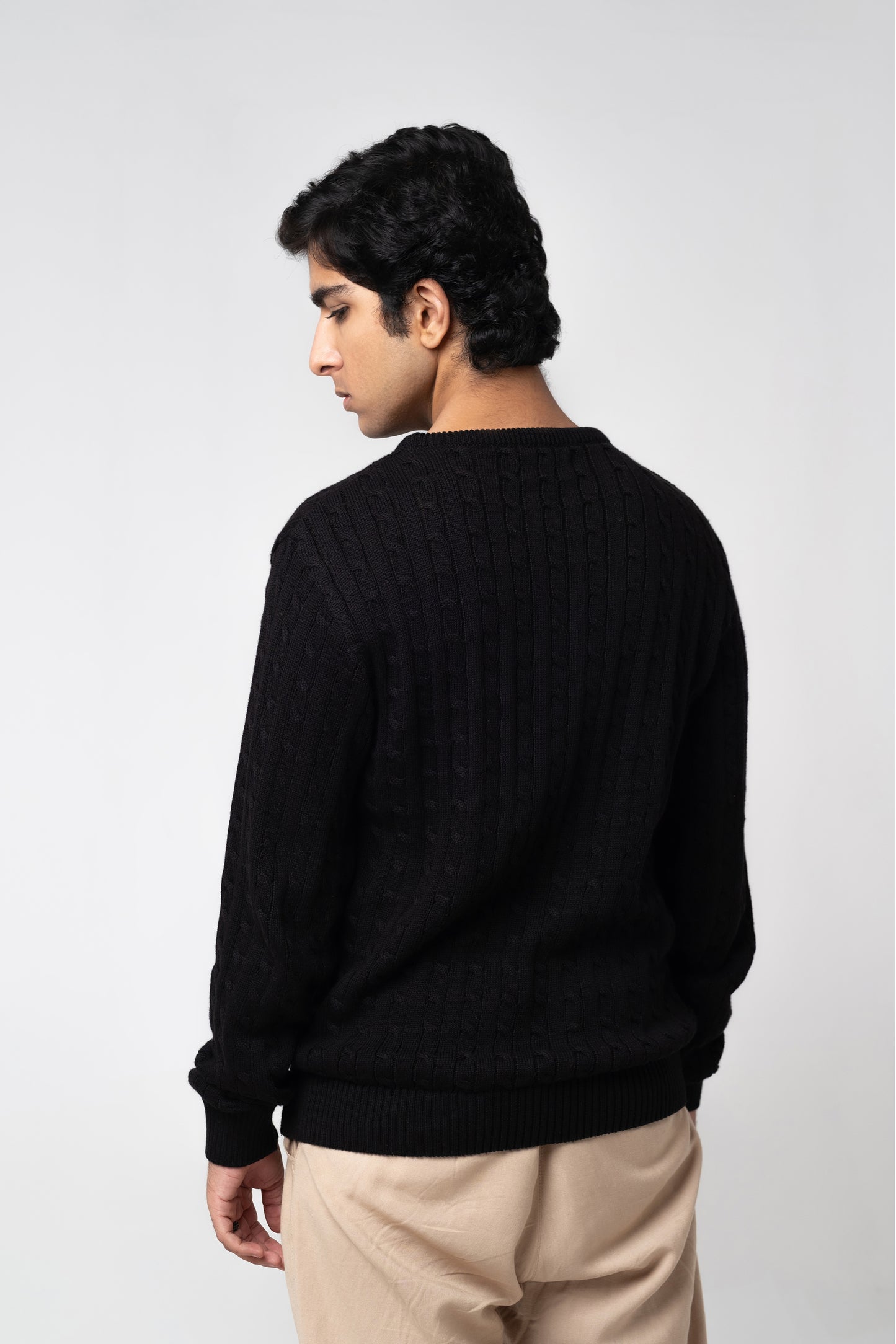 Men’s Crew Neck Cable Knit Sweater - Black