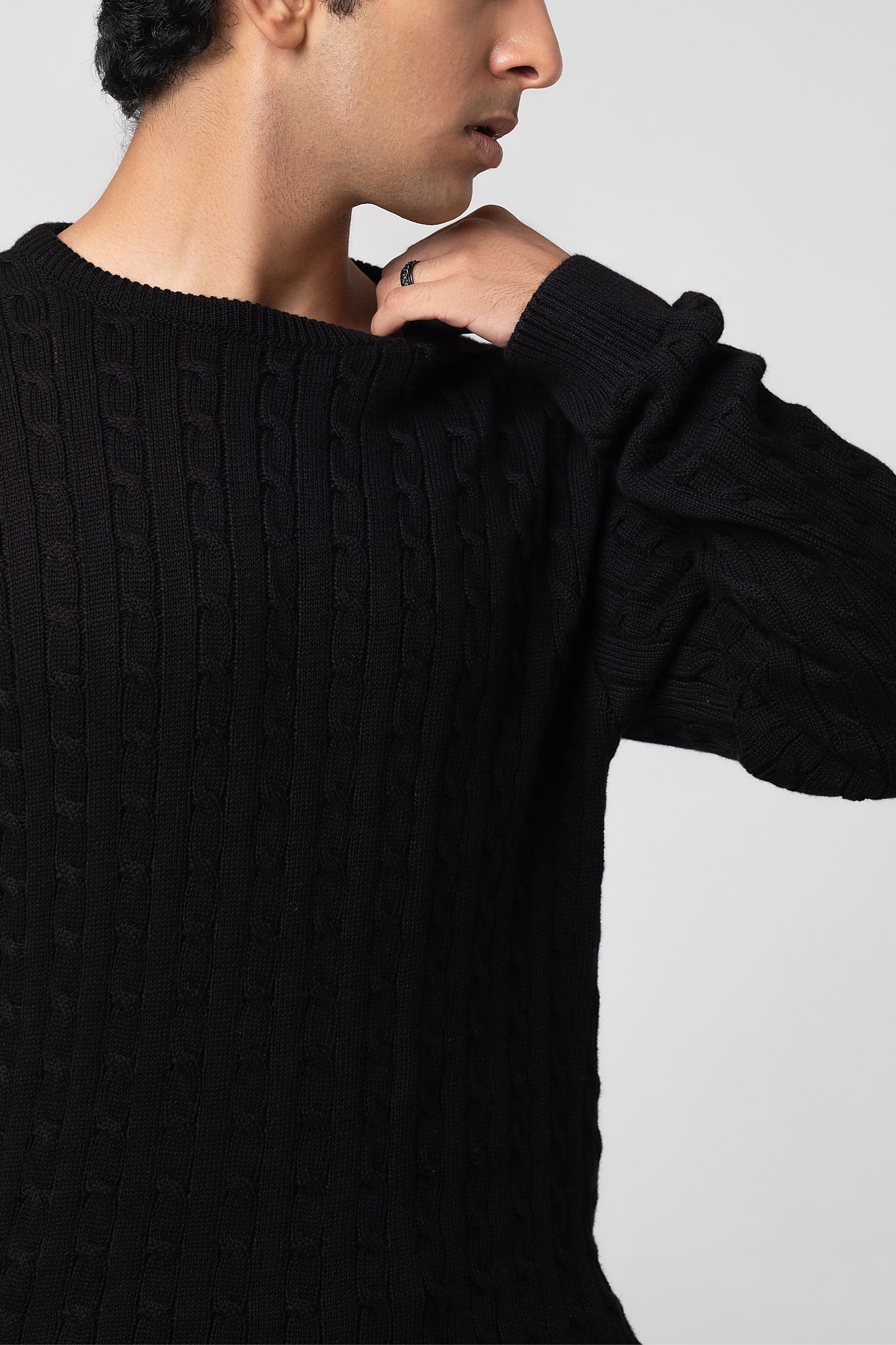 Men’s Crew Neck Cable Knit Sweater - Black