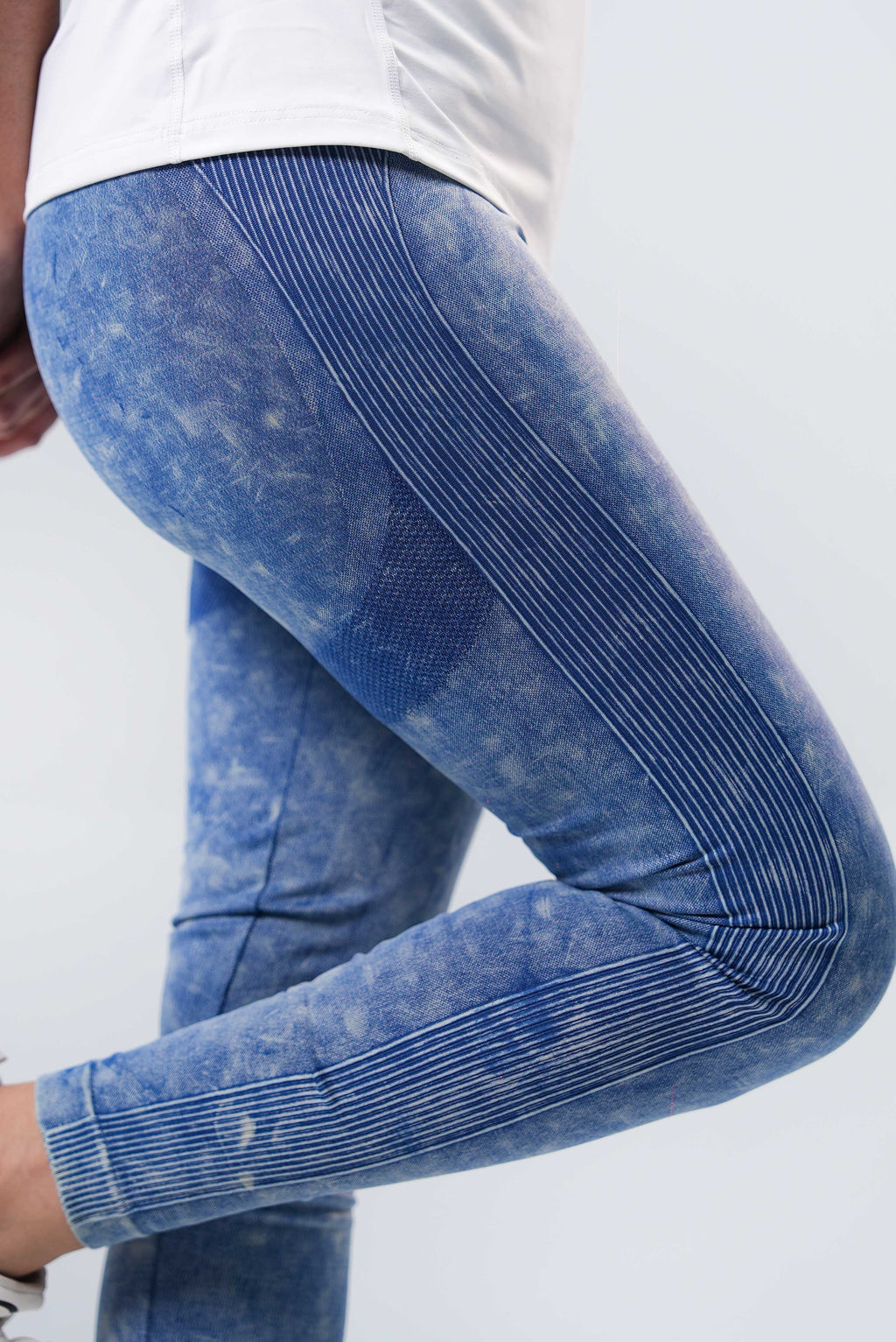 Women’s Tie & Dye Cold Wool Leggings – Vintage Blue