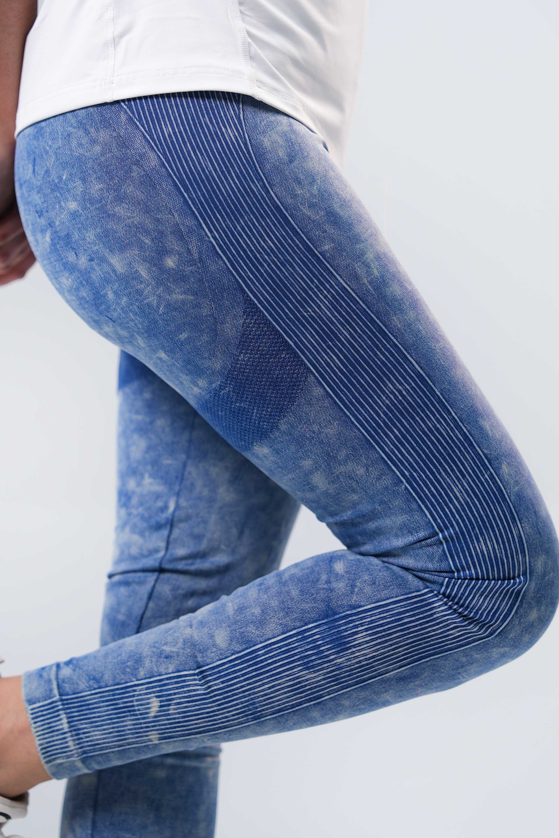 Women’s Tie & Dye Cold Wool Leggings – Vintage Blue
