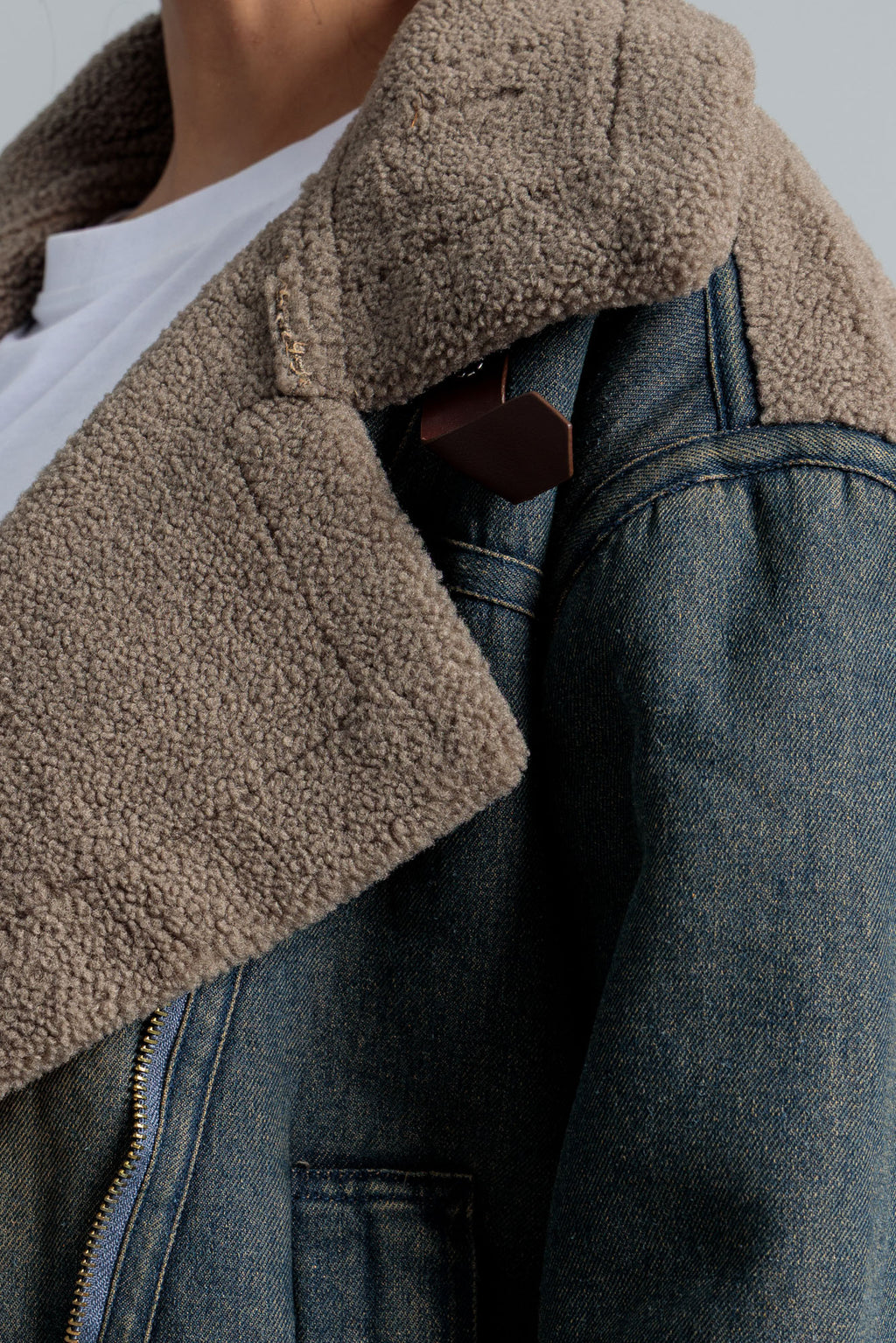 Women’s Fleece Lined Denim Jacket - Dirty Wash