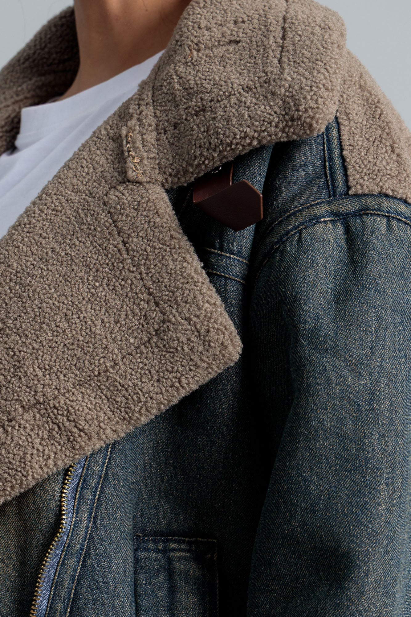 Women’s Fleece Lined Denim Jacket - Dirty Wash