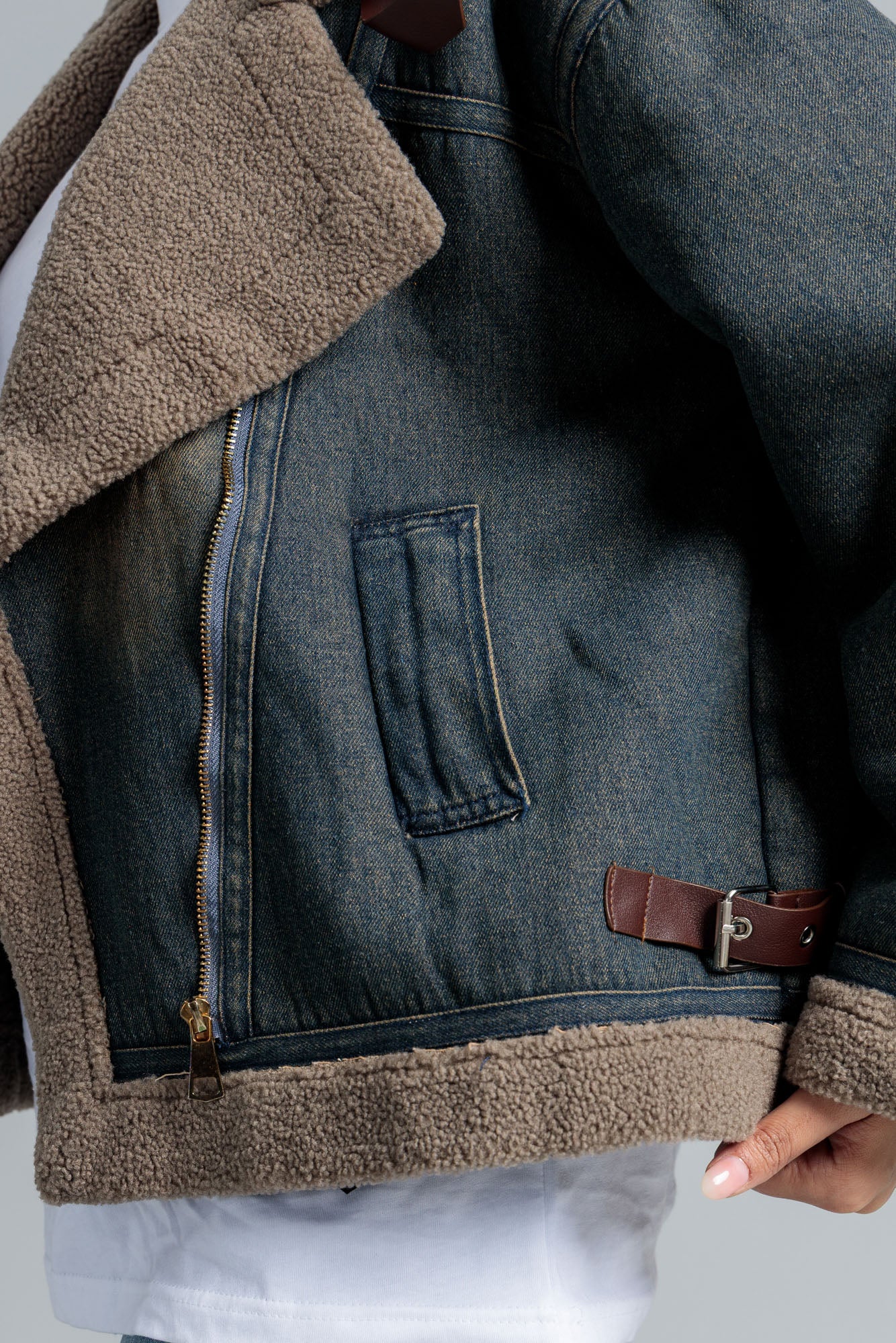 Women’s Fleece Lined Denim Jacket - Dirty Wash