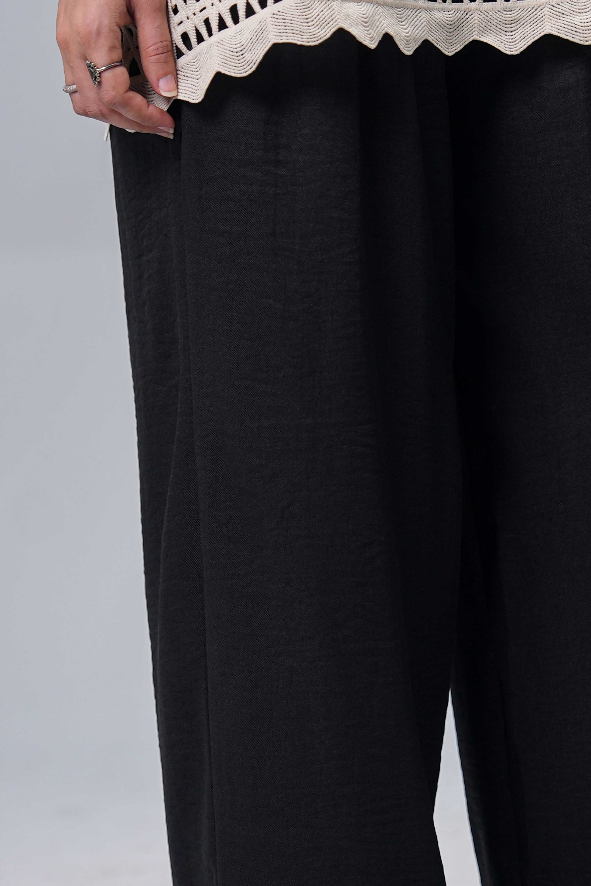 Women Luxe Viscose Trouser - Black