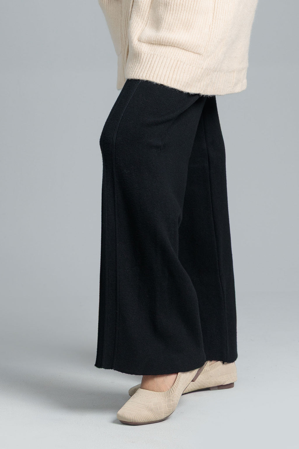 Women’s Wool Knit Trousers – Black
