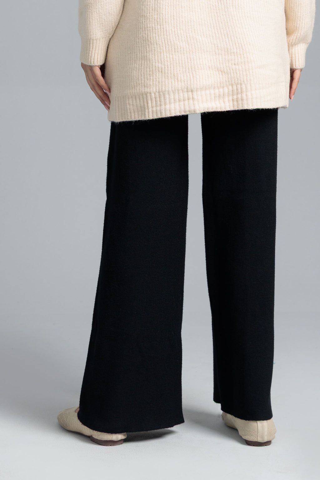 Women’s Wool Knit Trousers – Black