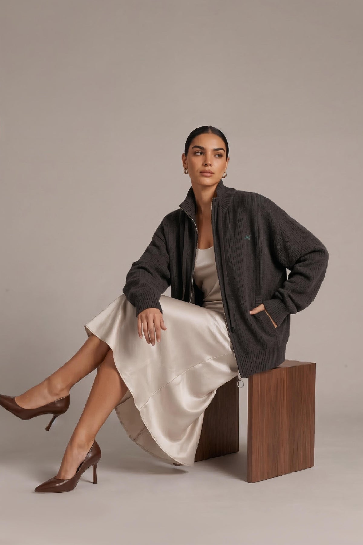 Women’s Free-Size Wool Zip-Up Cardigan - Dull Gold