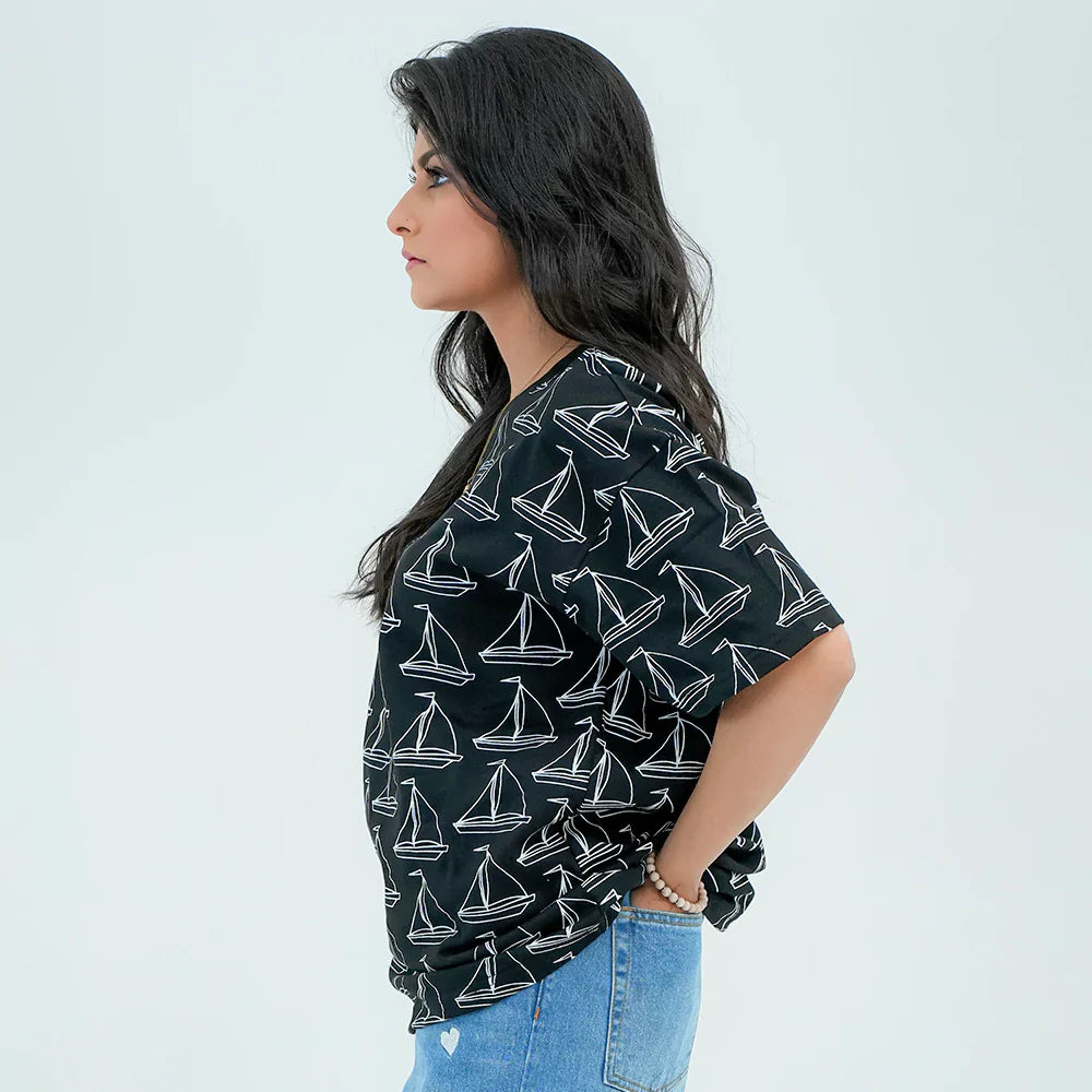 Women Graphic Oversized T-Shirt – Black - Harwage