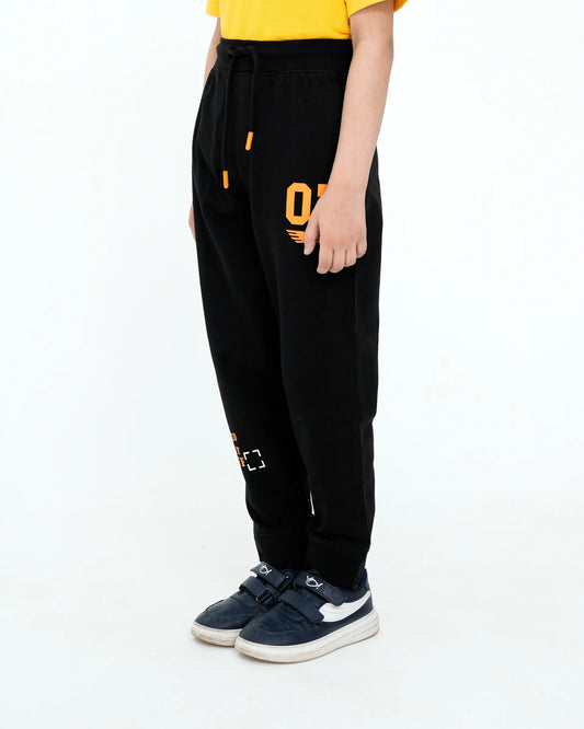 Black regular fit trousers for junior boys