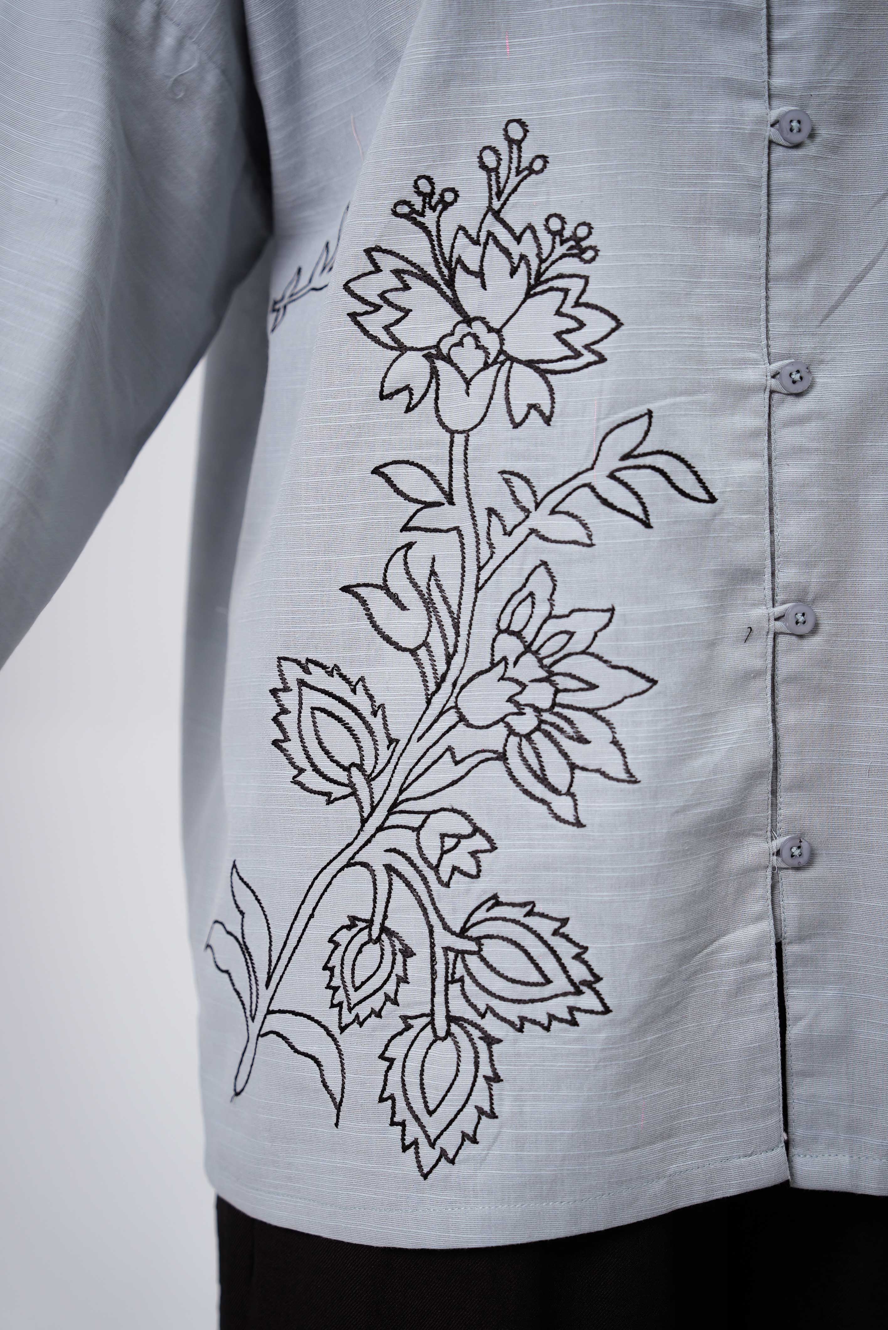 Women’s Classic Embroidered Shirt