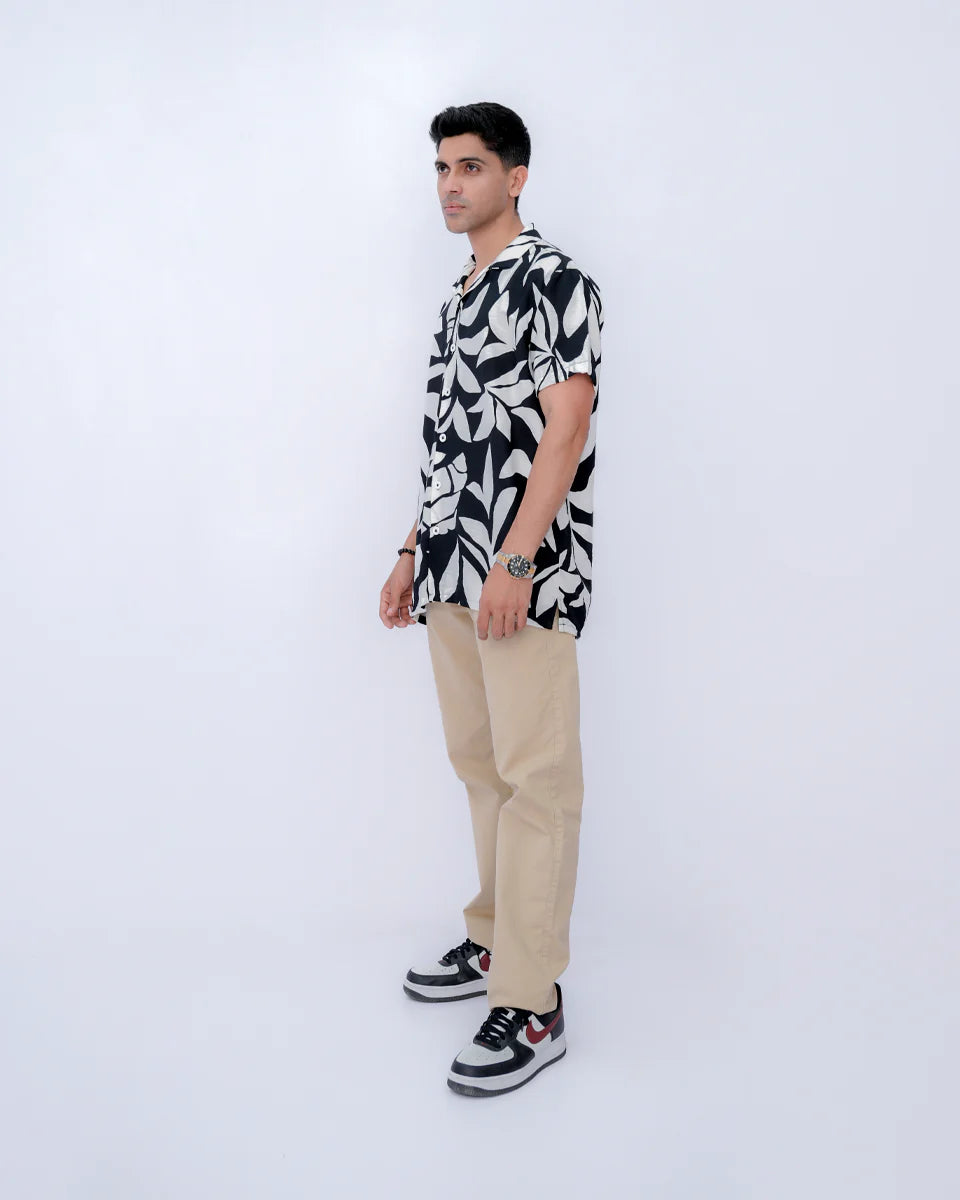 Men Resort Collar	- Black & White