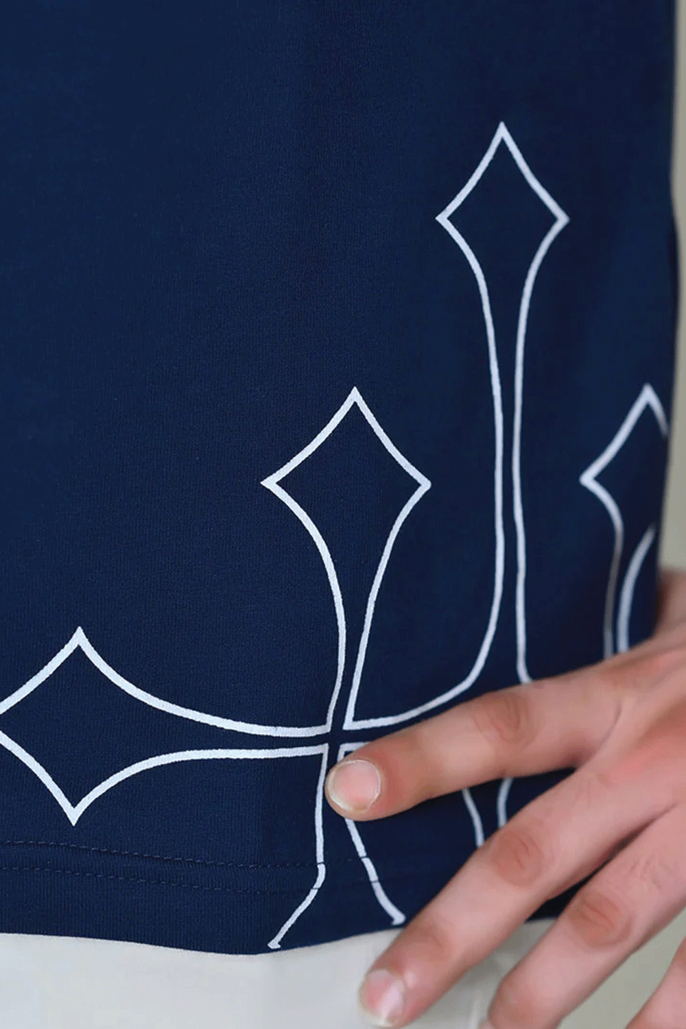 Round Neck With Harwage Print - Navy