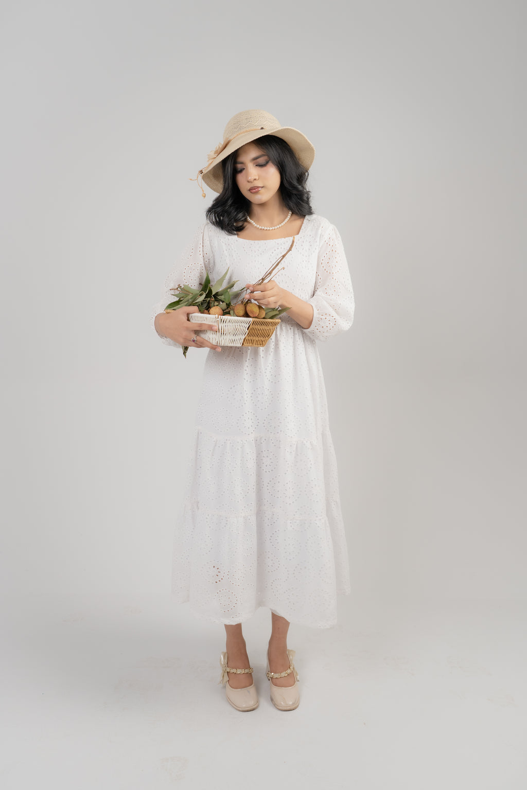 Women's Broderie Anglaise Maxi Dress – White