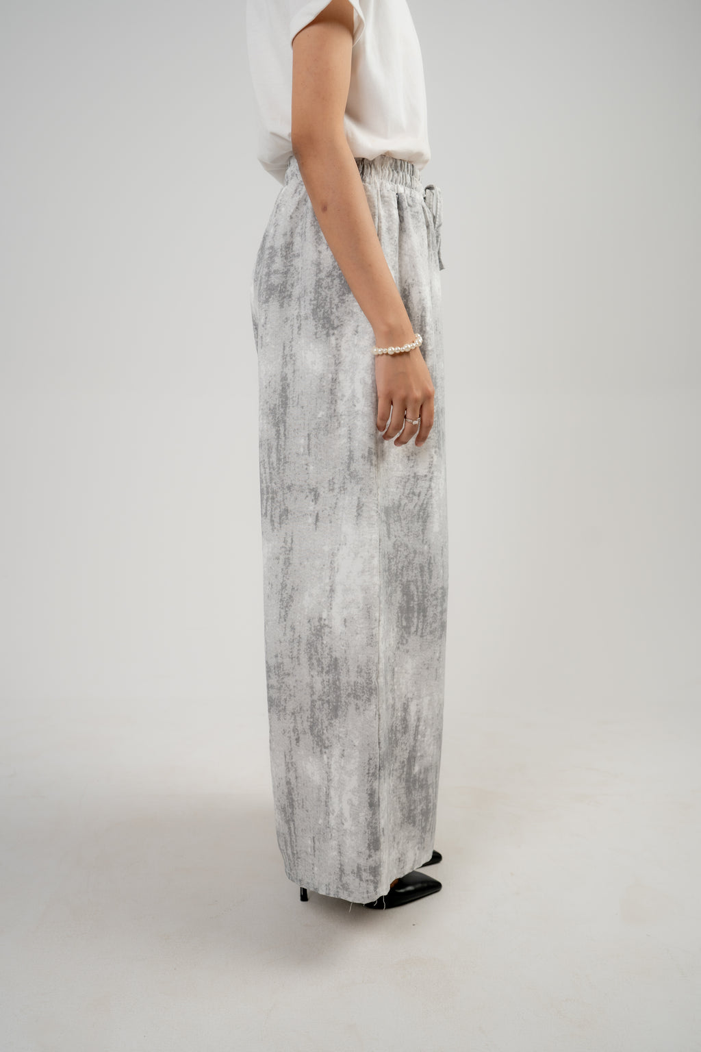 Women Mineral Wash Wide-Leg Trousers – Grey