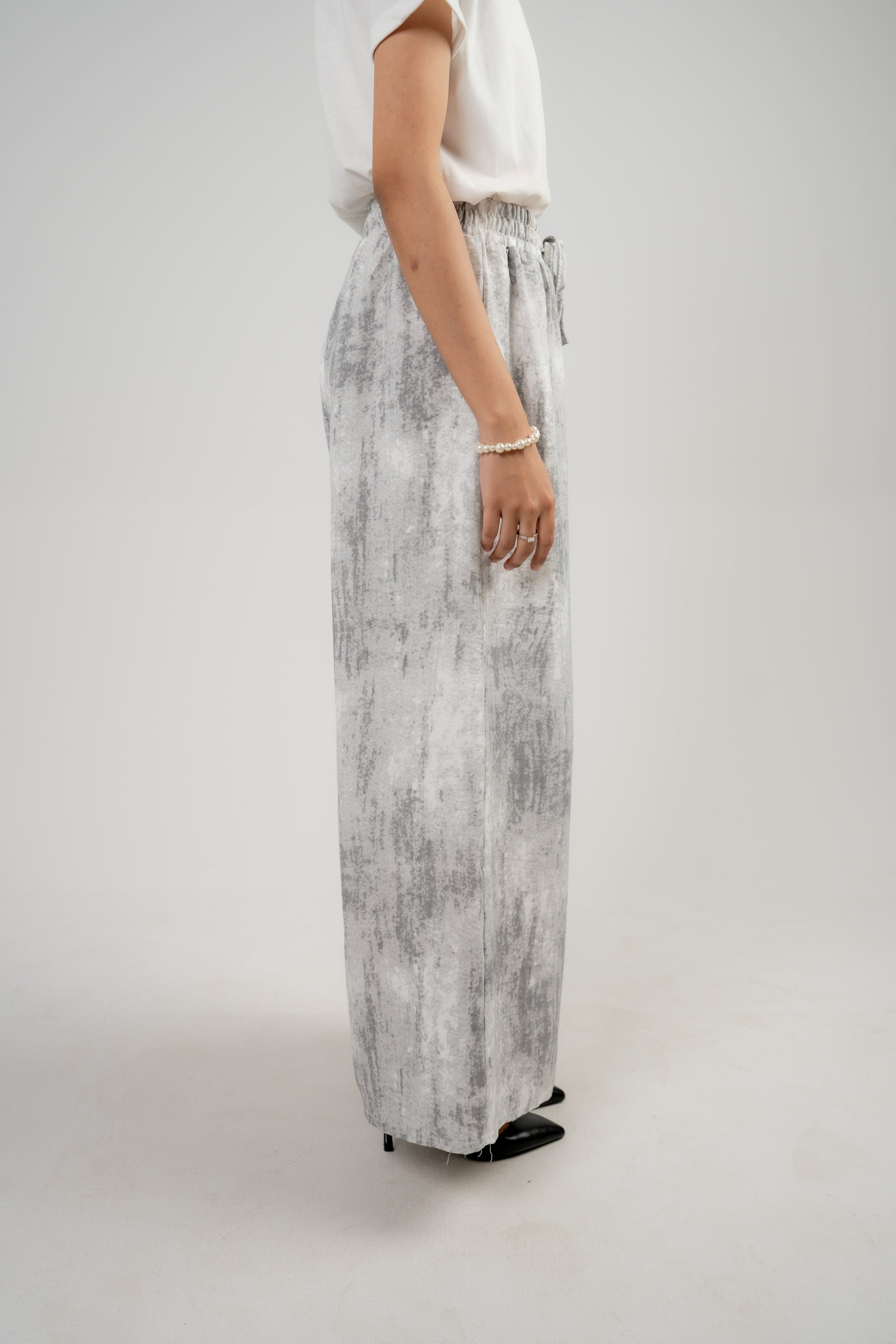 Women Mineral Wash Wide-Leg Trousers – Grey
