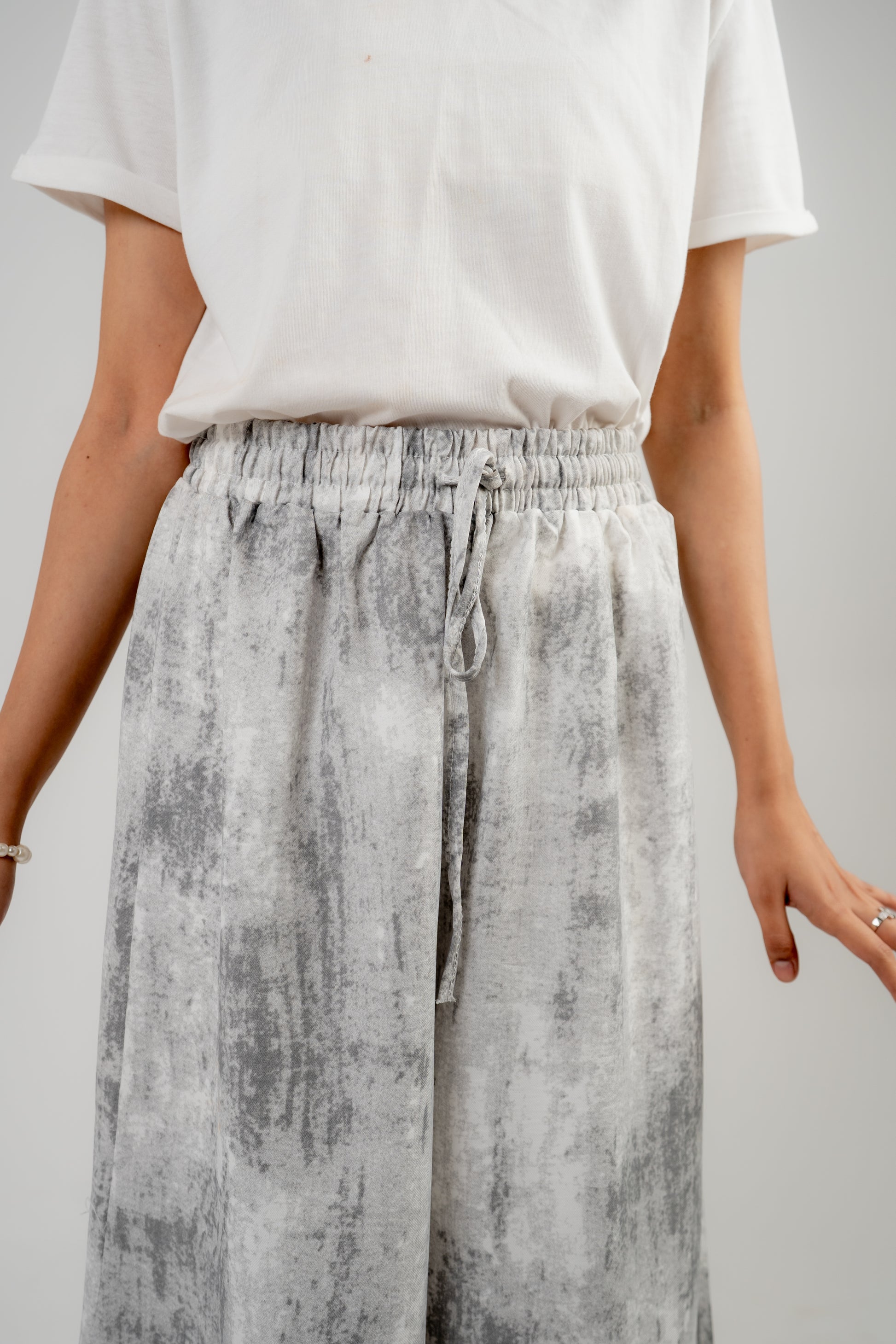 Women Mineral Wash Wide-Leg Trousers – Grey