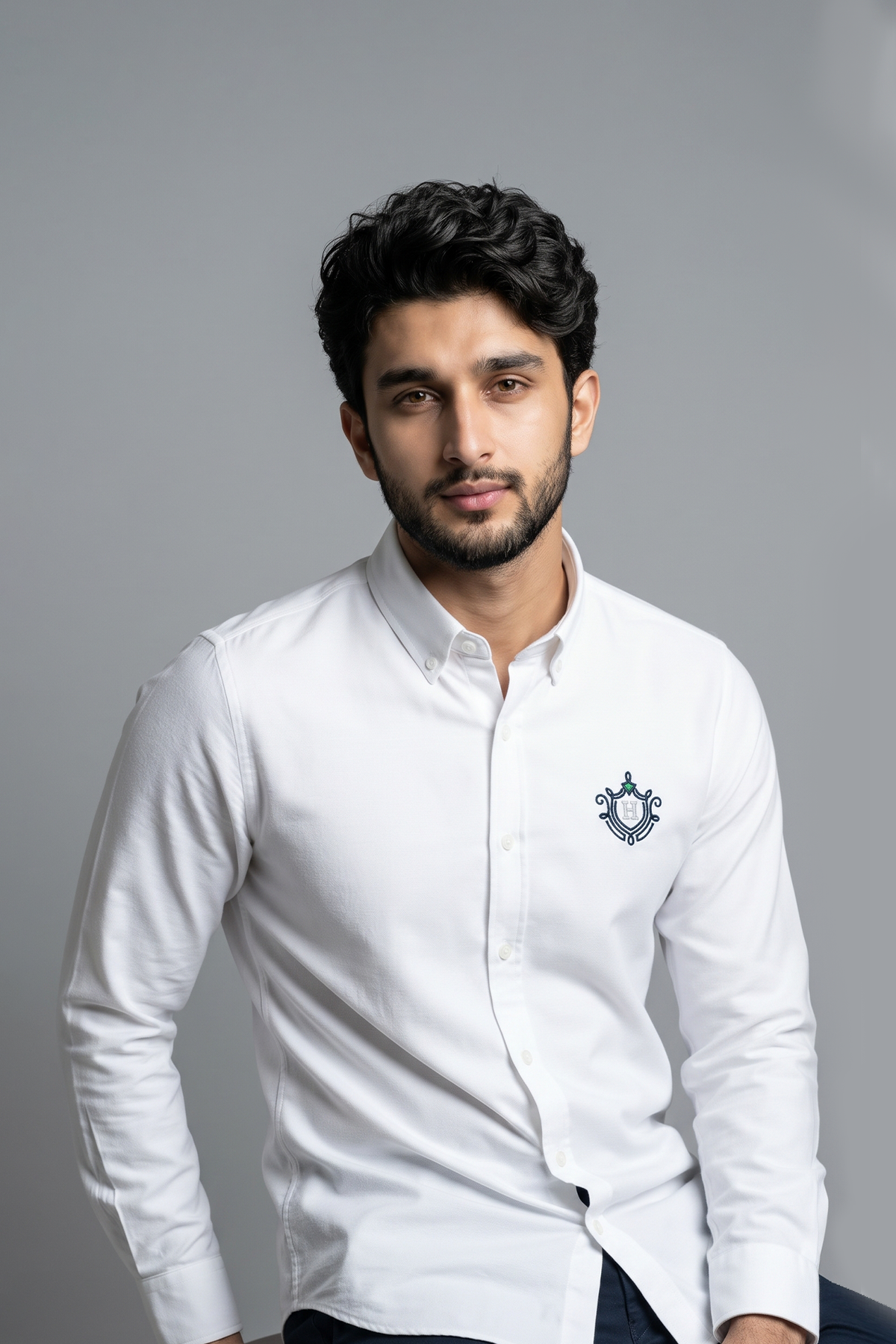 Men's Classic White Long-Sleeve Button-Down Shirt