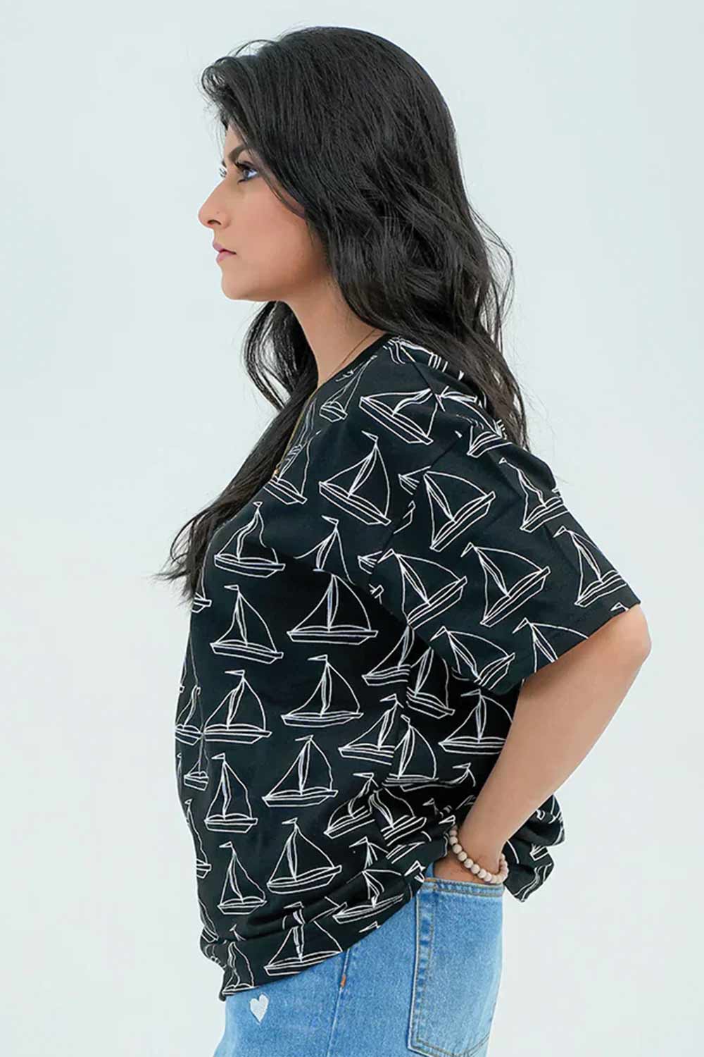 Women Graphic Oversized T-Shirt – Black