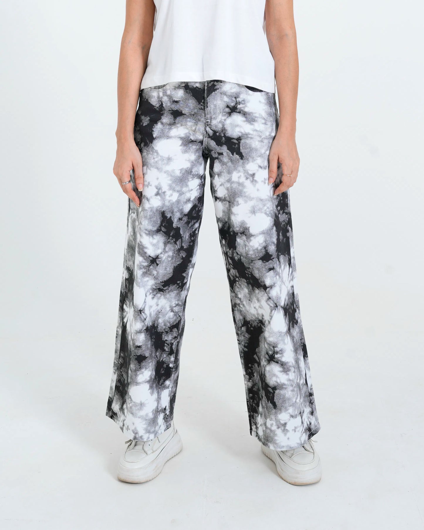 Women Tie & Dye Wide Leg Jeans – Black