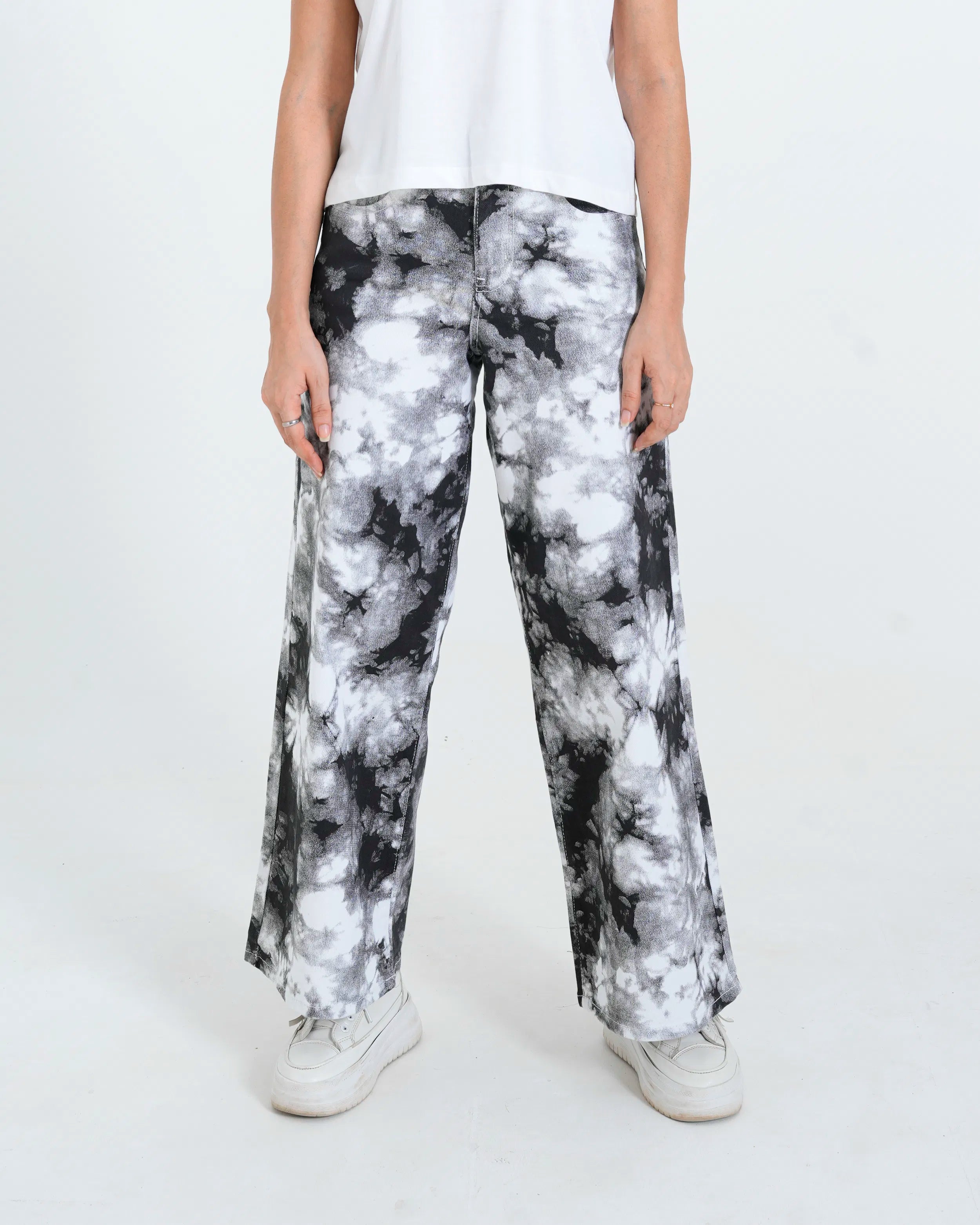 Women Tie & Dye Wide Leg Jeans – Black