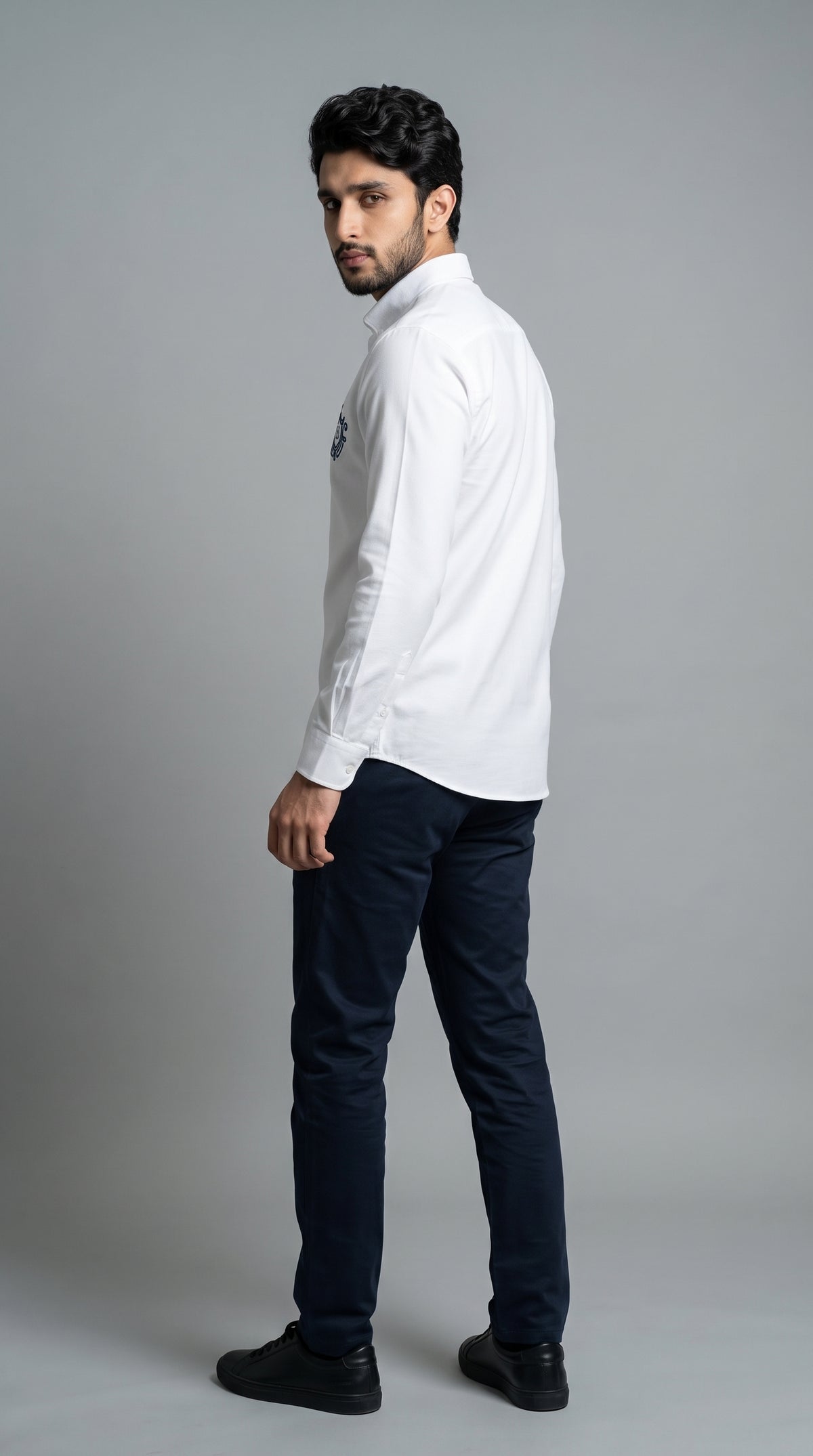 Men's Classic White Long-Sleeve Button-Down Shirt
