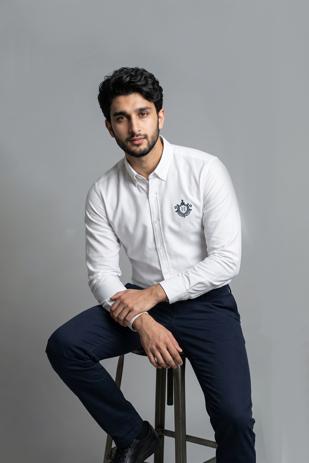 Men's Classic White Long-Sleeve Button-Down Shirt